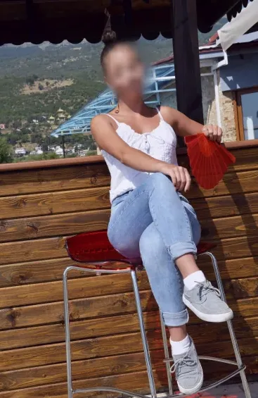 Clara, 34 años