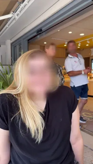 Isabel, 21 años